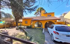 Casa - Cno Belgrano e/ 407 y 408