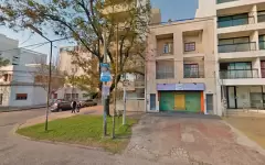 Comercio - 32 e/ 10 y 11