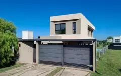 Casa - 489 e/ 133 y 134