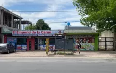 Comercio - 137 e/ 525 y 526
