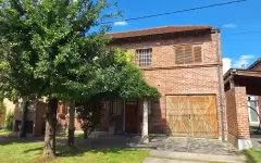 Casa - 505 e/ 23 bis y 24
