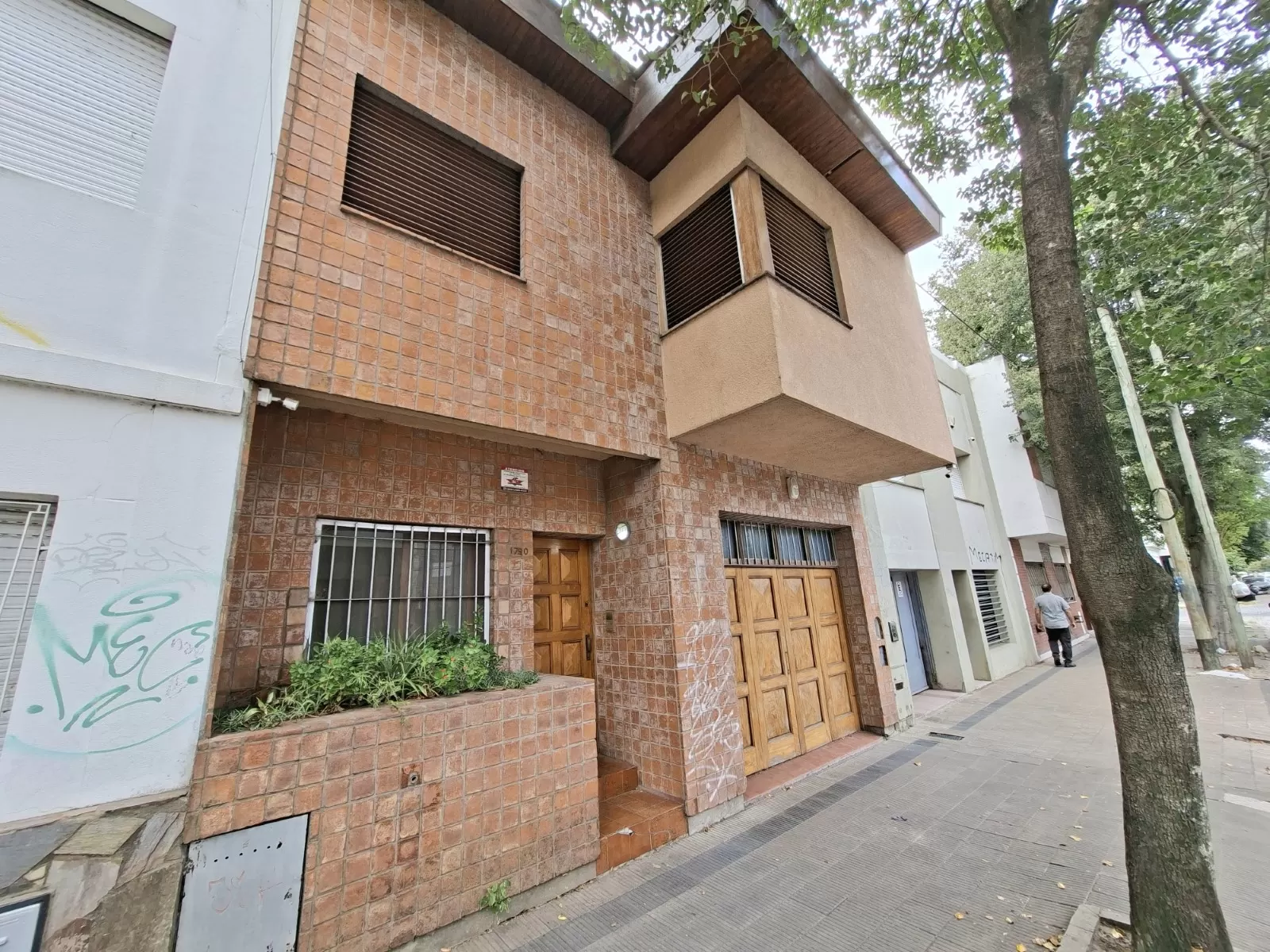 Casa - 7 e/ 68 y 69