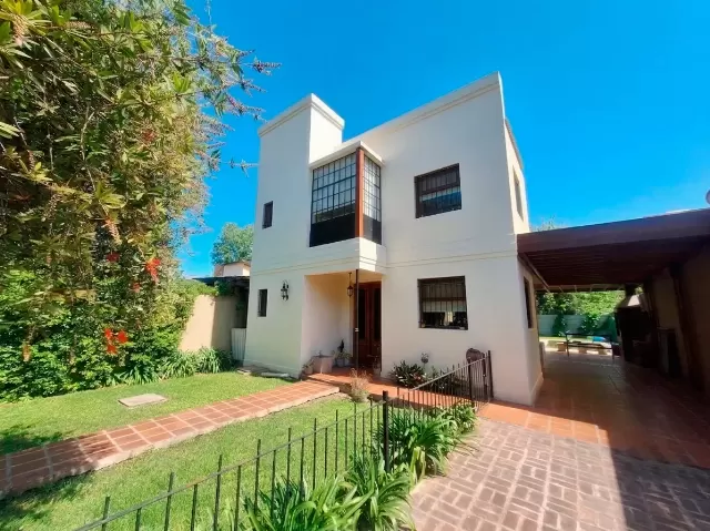 Casa en 425 e/ 28 bis y 29