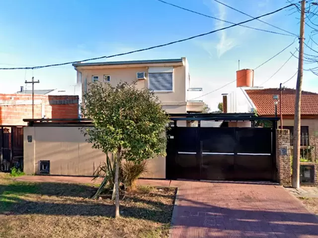 Casa en 529 e/ 27 y 28