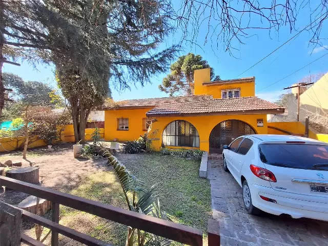Casa en Cno Belgrano e/ 407 y 408