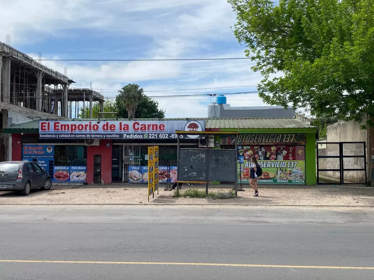 Comercio - 137 e/ 525 y 526