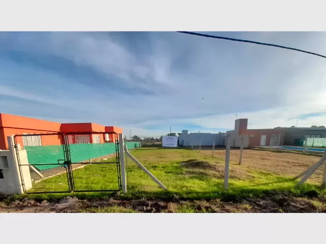 Lote en 230 y 43